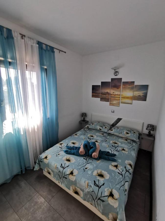 Apartmani Tajana Sukošan Exterior foto