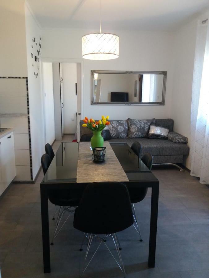 Apartmani Tajana Sukošan Exterior foto