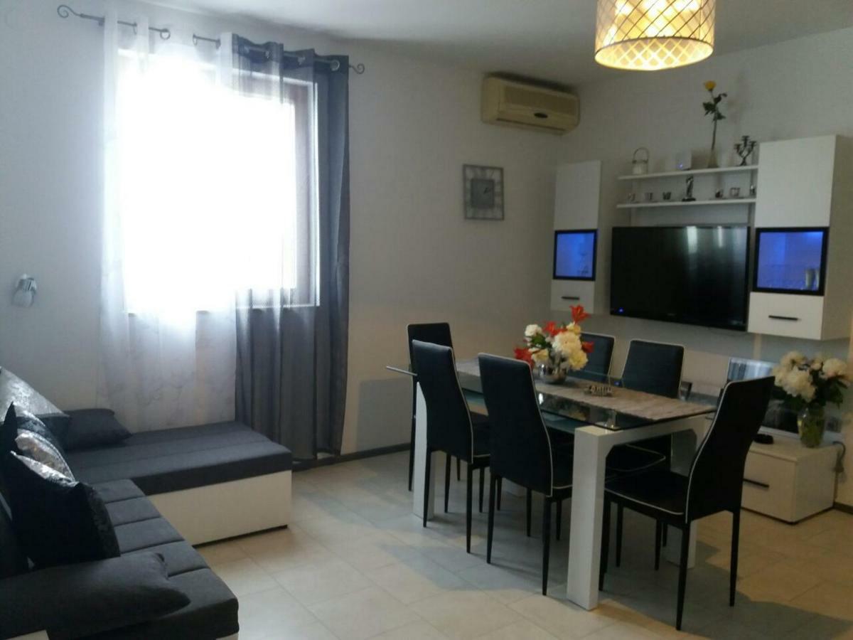 Apartmani Tajana Sukošan Exterior foto